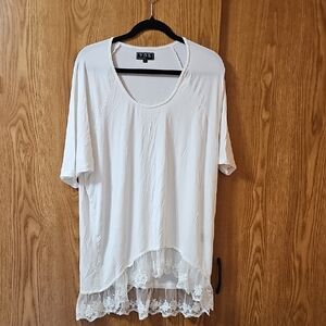 POL White Lace Trim Short Sleeve Top Never Worn-